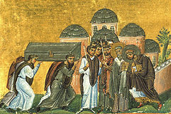 Перенесение мощей Иоанна Златоуста в Константинополь в храм святых Апостолов.